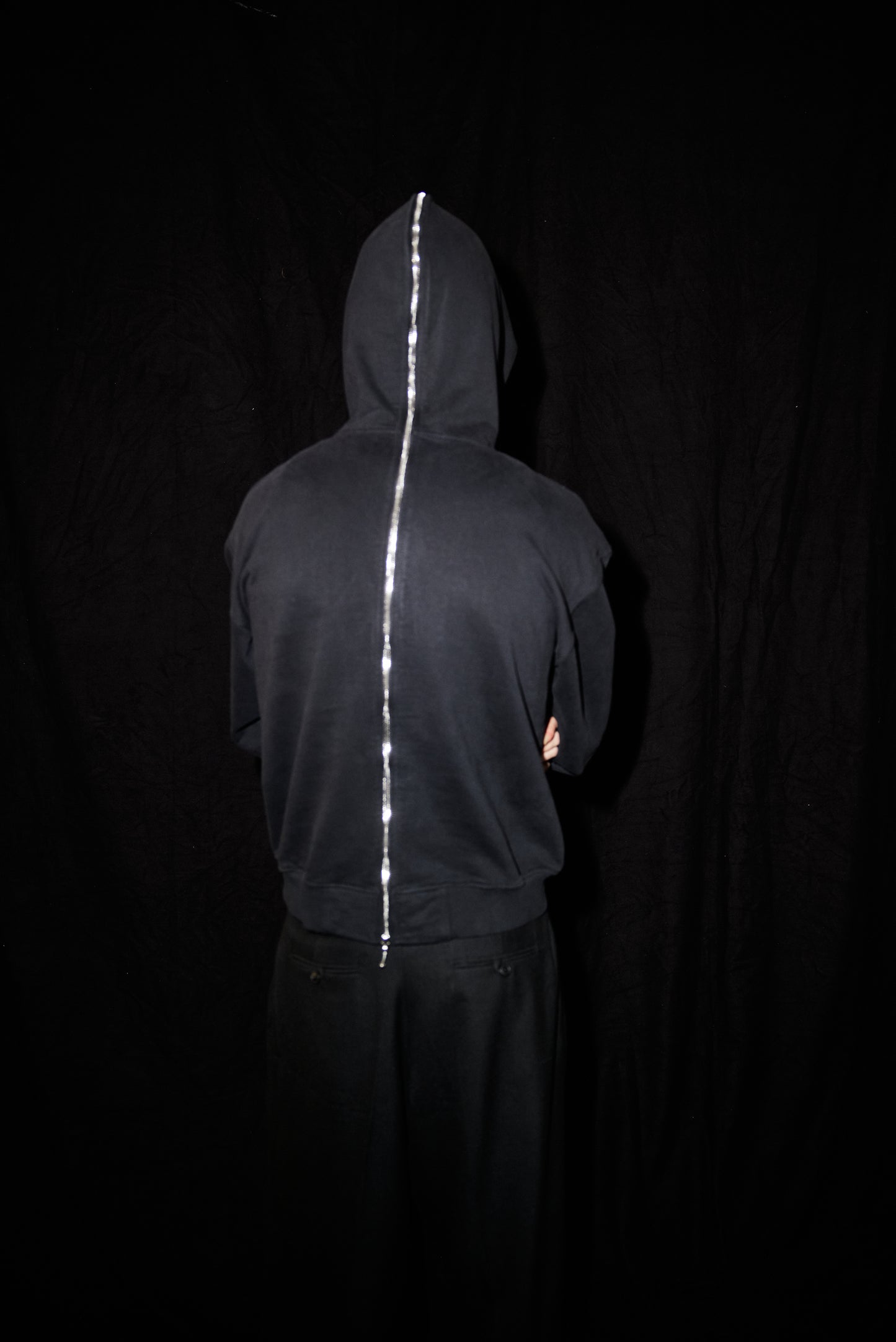 V2 BACK ZIP HOODIE